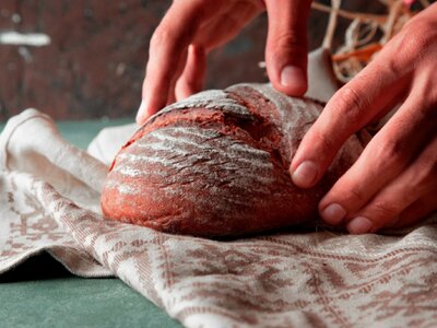 Μπαγιάτικο ψωμί: Το έξυπνο κόλπο από ειδ...