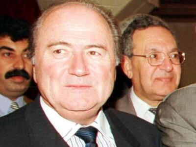 ΒΟΜΒΑ: Παραιτήθηκε ο Μπλάτερ από πρόεδρο...