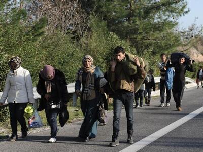 Προσφυγικό: Xιλιάδες διασχίζουν την Ελλά...