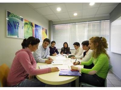 Μειώνουν κατά 15% τα δίδακτρα οι φροντιστηριούχοι 