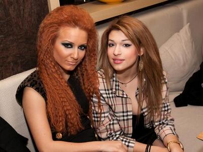 Νάϊρα Αλεξοπούλου με τη φίλη της Αγάπη