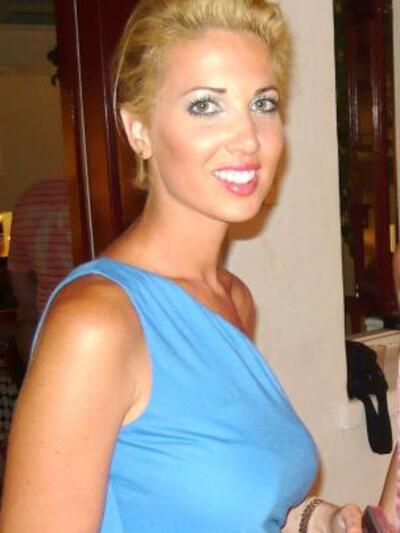 Η πολιτευτής στις Κυκλάδες, Κατερίνα Μονογυιού