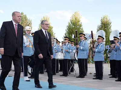 Συμφωνία Στάρμερ - Ερντογάν για 20 Eurof...