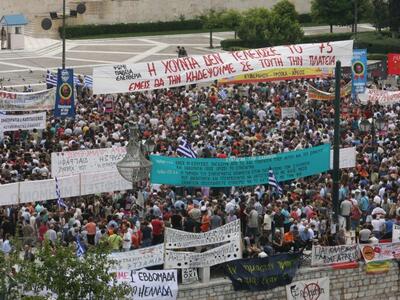 Αμέτρητο πλήθος στην Αθήνα - Κουκουλοφόρ...