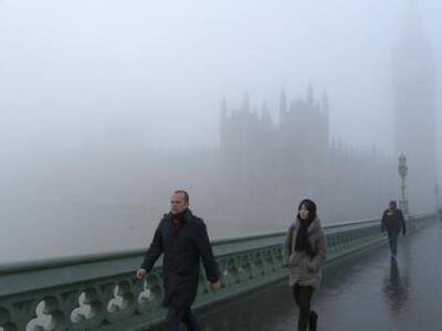 Εντυπωσιακό: Το Λονδίνο... χάθηκε στην ομίχλη! 