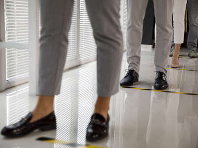 Αυθαίρετη η απόσταση 2 μέτρων για προφύλ...