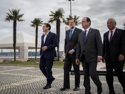 Ο πρόεδρος Ολάντ θέλει η Ευρώπη να συνερ...