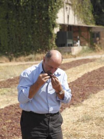 Ο επικεφαλής της οινοποιίας Θανάσης Παρπαρούσης