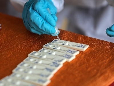 Φαρμακεία: Σε μαθητές Λυκείου και εκπαιδ...