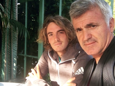 Χαμός μετά την ανάρτηση Τσιτσιπά! Πήρε θ...