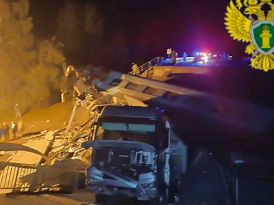 Ρωσία: Κατάρρευση γεφυρών και εκτροχιασμ...