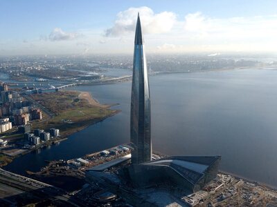 Στο ψηλότερο κτίριο της Ευρώπης η νέα έδ...