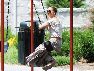 Τζένιφερ Λόπεζ: Στην παιδική χαρά με τον...