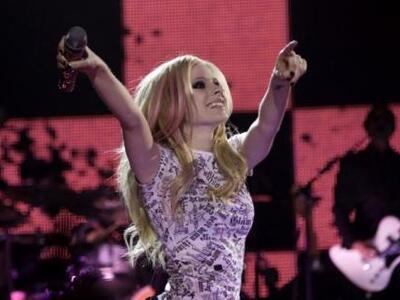 Η Avril Lavigne σχεδιάζει τη νέα περιοδεία της