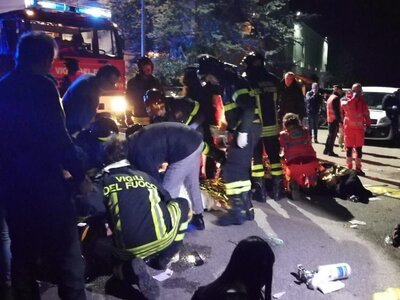 Ιταλία: Έξι νεκροί και δεκάδες τραυματίε...