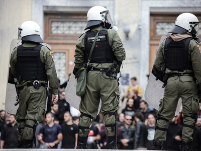 Επεισόδια έξω από την ΑΣΟΕΕ - ΒΙΝΤΕΟ