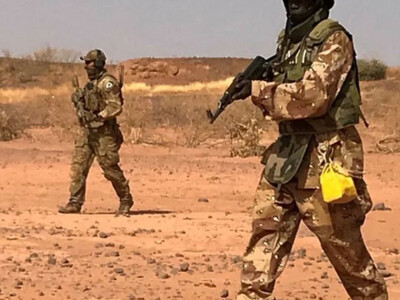 Τουλάχιστον 58 νεκροί σε επιθέσεις ενόπλ...