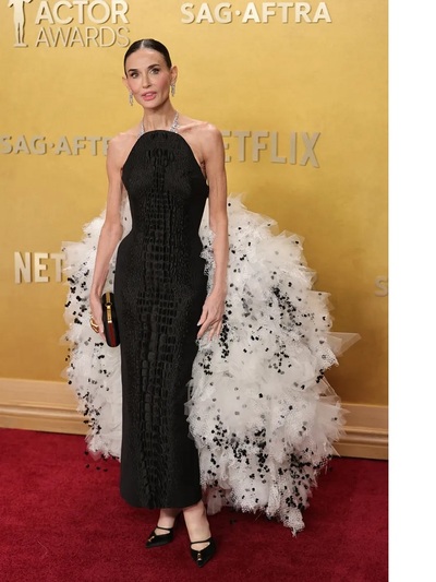 Ντέμι Μουρ με Schiaparelli 