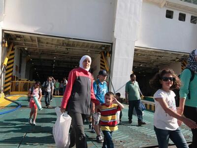 Αποβιβάστηκαν στον Πειραιά 2.488 πρόσφυγες