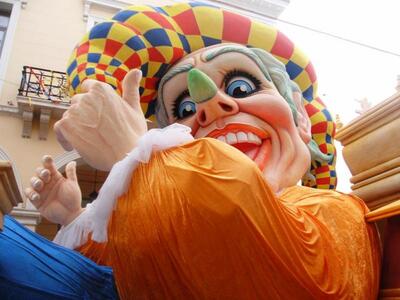 Τώρα: Παρατάχθηκαν τα άρματα στην Κορίνθ...