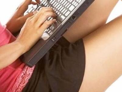 Γιατί η μισή Ελλάδα κάνει cyber sex;