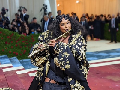 Lizzo με Thom Browne