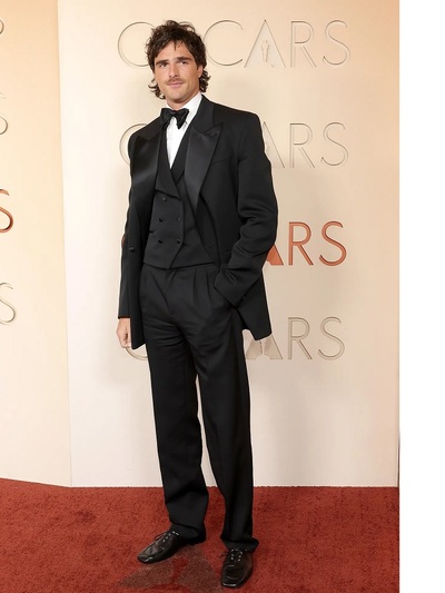 Tζέικομπ Ελόρντι με Bottega Veneta