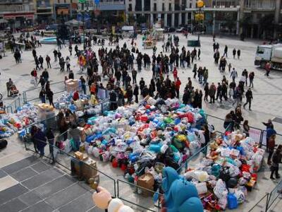 Πάτρα: Μοιράστηκαν τρόφιμα σε 1300 οικογ...