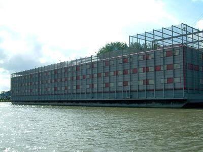 «Όχι» δημάρχου για το πλωτό κέντρο φιλοξ...