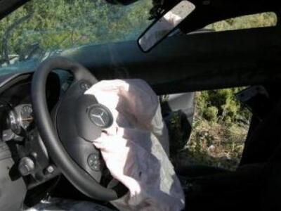 Πάτρα: Αυτοκίνητο έπεσε στη νησίδα της Ε...