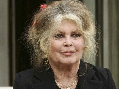 Η Μπριζίτ Μπαρντό δηλώνει πως κατανοεί τ...