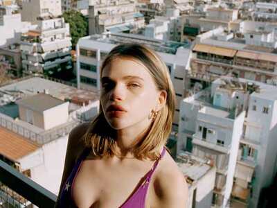 Ο Γιώργος Λάνθιμος σε ρόλο φωτογράφου γι...