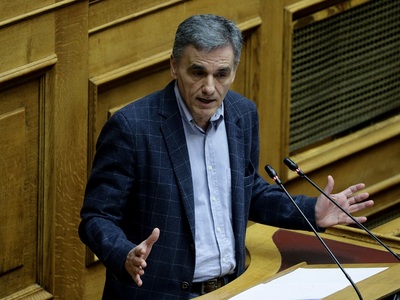 Ευκλείδης Τσακαλώτος: Είναι επιτακτικό ν...