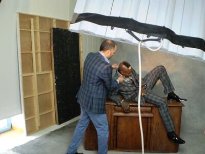 O Jibril Cisse σε χρέη μοντέλου 