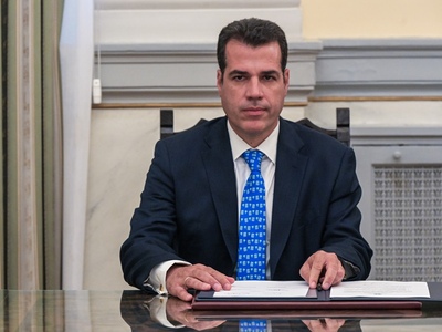 Ορκωμοσία Θάνου Πλεύρη με αναφορές σε «λ...