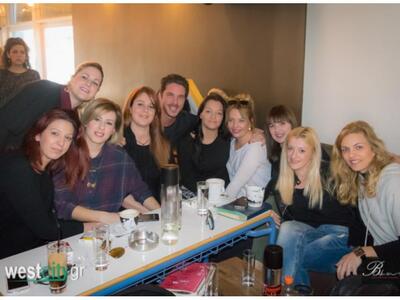 Νίκος Οικονομόπουλος: Σε Reunion party μ...