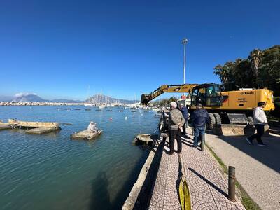 Πάτρα: Απομακρύνονται από τη θάλασσα της...