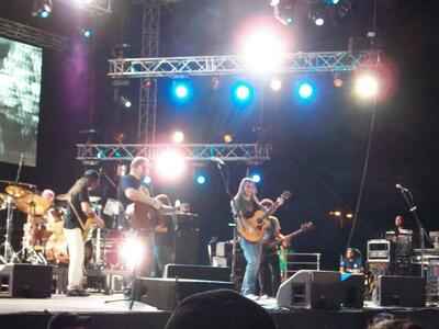 Πάτρα: Ο Μάνος ήταν εκεί… τους άκουγε κά...