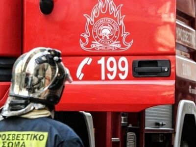 Πάτρα: Φωτιά δίπλα σε σπίτια στην Ανθούπολη