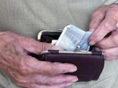 Έδωσαν στον ... μακαρίτη όχι μόνο τη σύν...