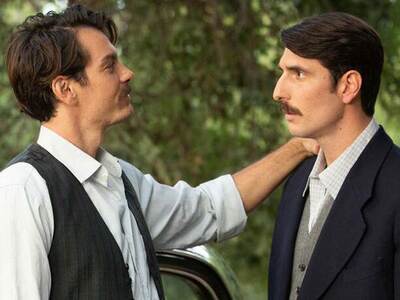 Άγριες Μέλισσες: Το τέλος του Μελέτη έρχ...