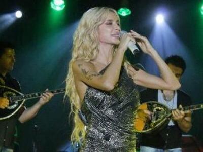 Ο λουλουδοπόλεμος των φραουλο- τσιφλικάδ...