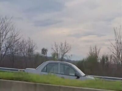 Βίντεο με 89χρονο οδηγό να πηγαίνει ανάπ...