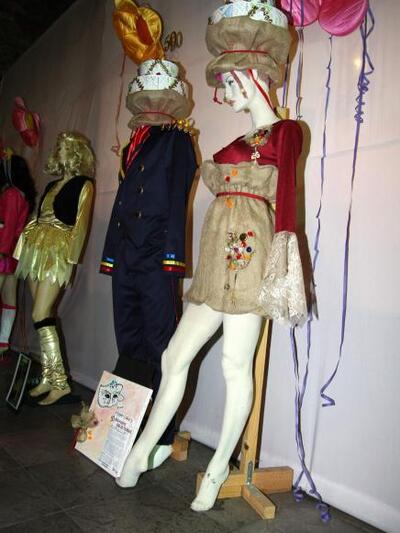 GROUP 7 - 50 ΧΡΟΝΙΑ ΨΑΧΝΟΥΜΕ ΑΚΟΜΑ ΔΕΝ ΤΟΝ ΒΡΗΚΑΜΕ