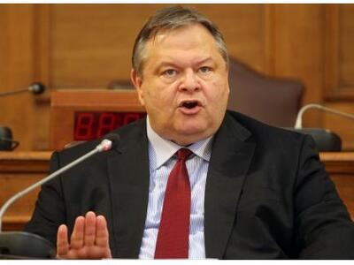 Βενιζέλος: Ο ρόλος του ΠΑΣΟΚ είναι κεντρ...