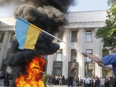 Ουκρανία: Ένας νεκρός σε συγκρούσεις έξω...