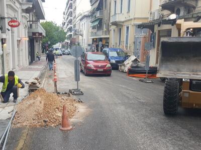 Πάτρα: Σκάβουν την Αράτου για να περάσου...