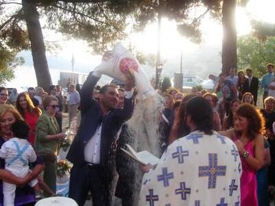  Καλάβρυτα: Ο κουμπάρος πέταξε… ένα τσου...