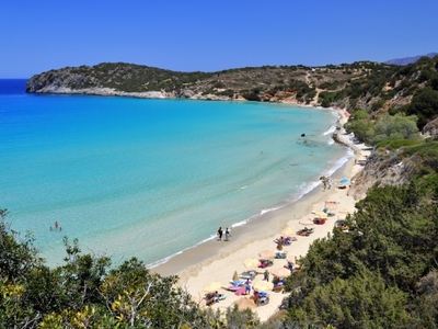 Οι πέντε ελληνικές παραλίες που μπήκαν σ...