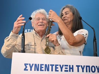 Η πρόεδρος του ΣΕΓΑΣ, Σοφία Σακοράφα δίν...